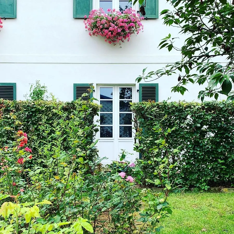 Pensionat Isabelle'S Rosegarden Hotell Beckerich